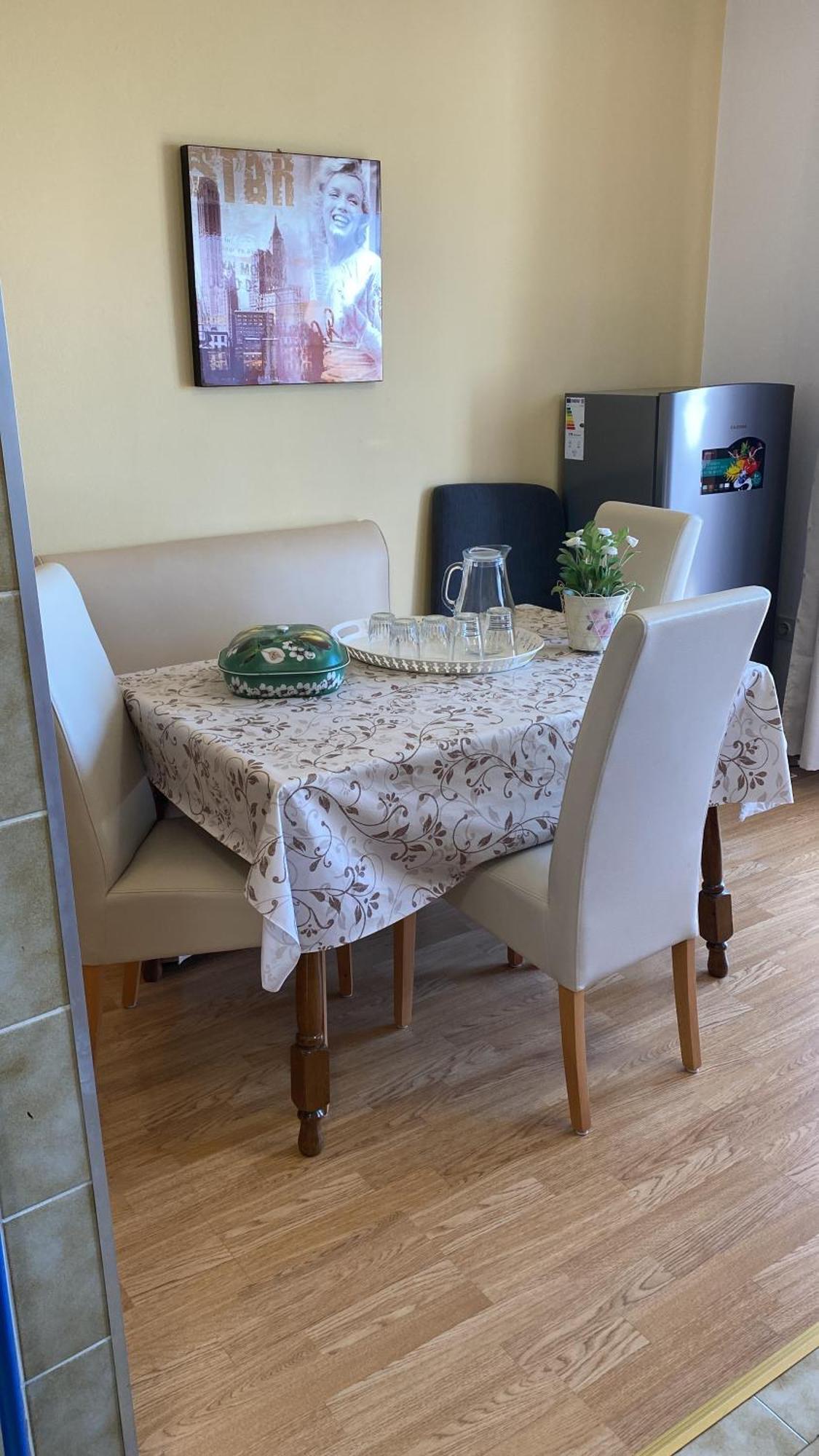 Family Apartments Vesna- 100 M Beach -Center Crikvenica Esterno foto