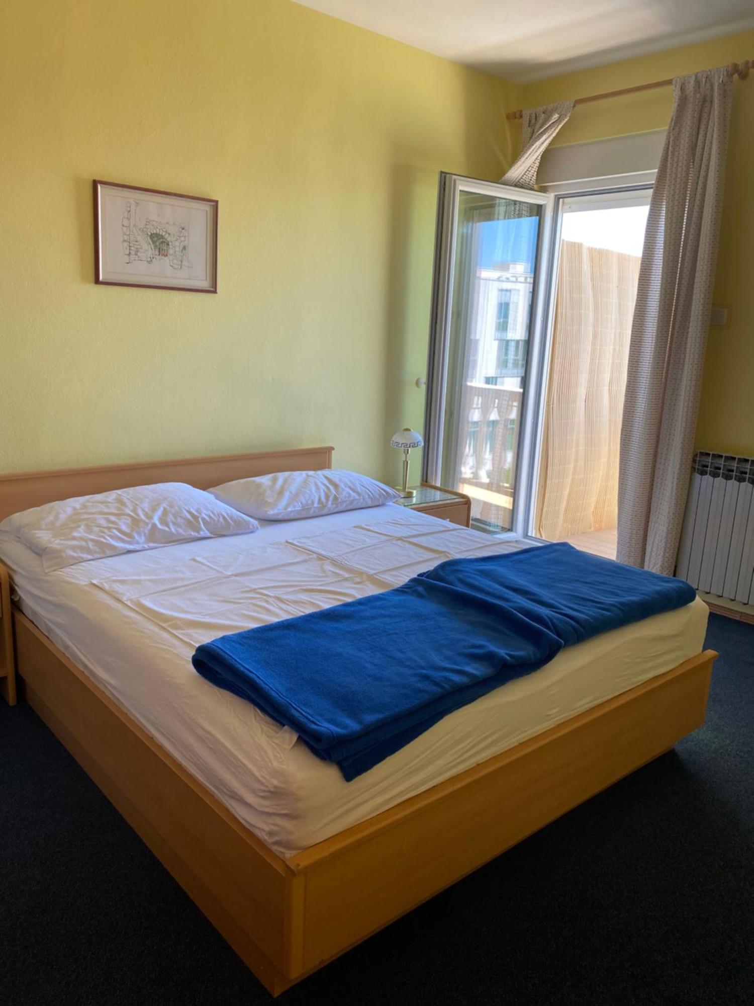 Family Apartments Vesna- 100 M Beach -Center Crikvenica Esterno foto