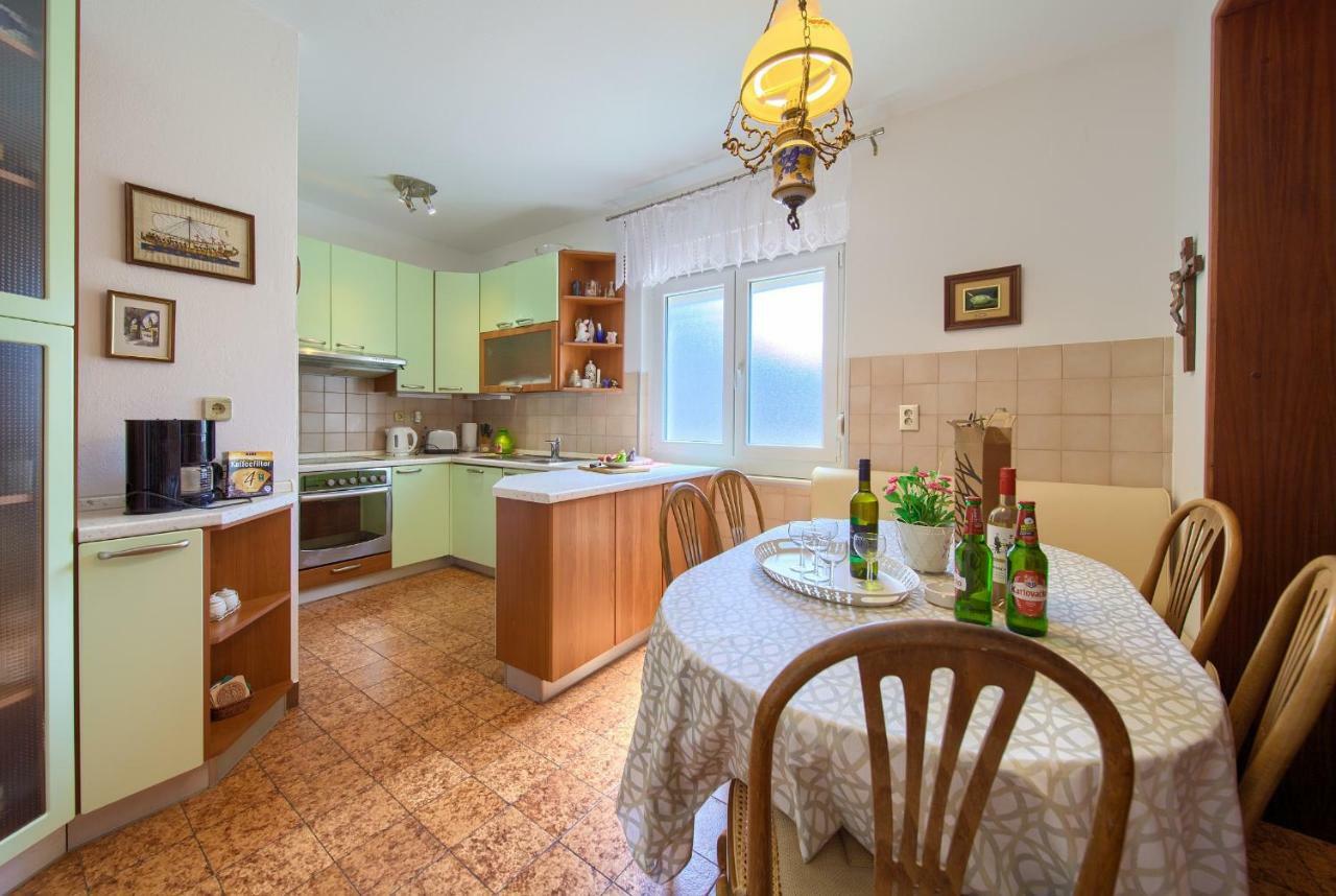 Family Apartments Vesna- 100 M Beach -Center Crikvenica Esterno foto