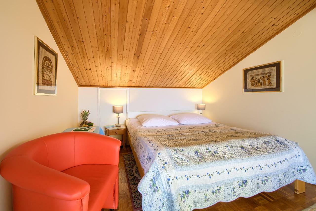Family Apartments Vesna- 100 M Beach -Center Crikvenica Esterno foto